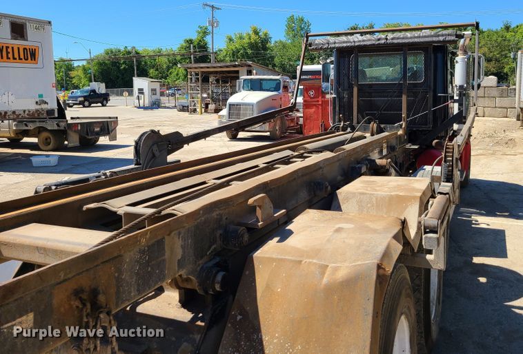 image for item EL9978 2007 Mack CTP  hooklift truck