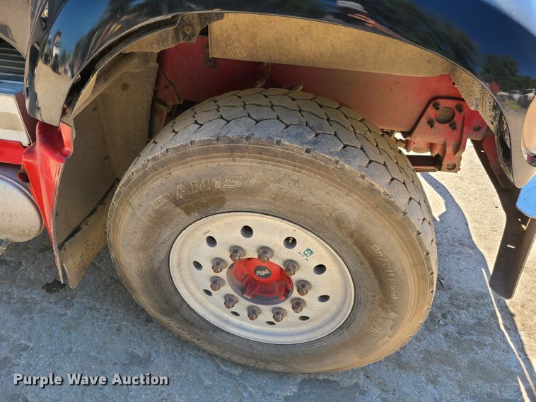 image for item EL9978 2007 Mack CTP  hooklift truck