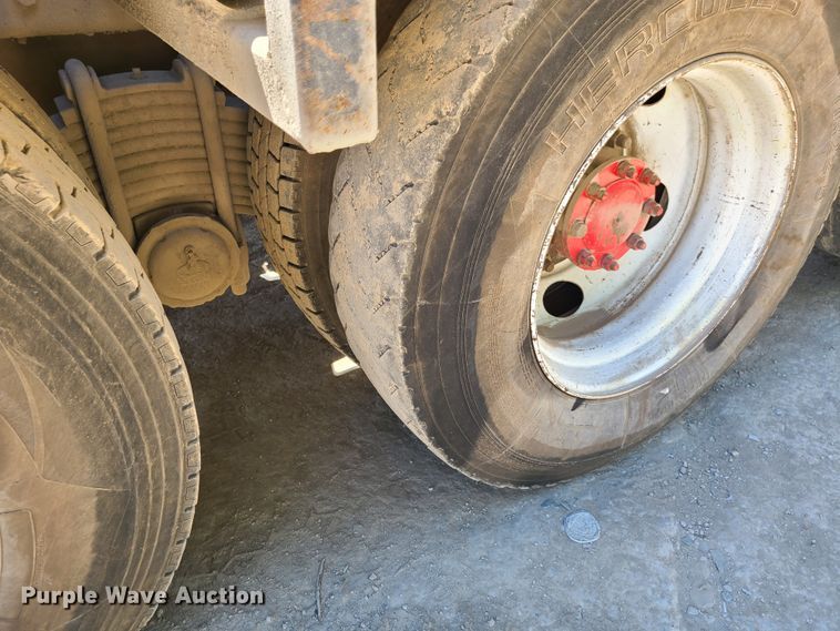 image for item EL9978 2007 Mack CTP  hooklift truck