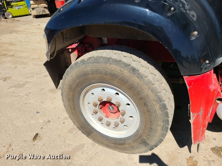 image for item EL9978 2007 Mack CTP  hooklift truck