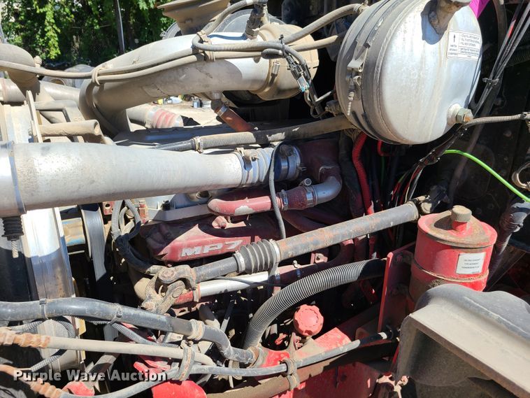 image for item EL9978 2007 Mack CTP  hooklift truck