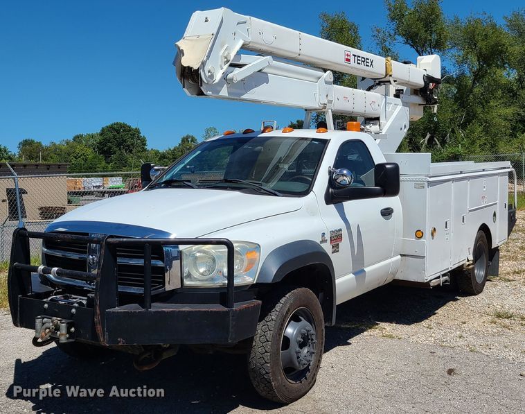 image for item EL9985 2010 Dodge Ram 5500  bucket truck