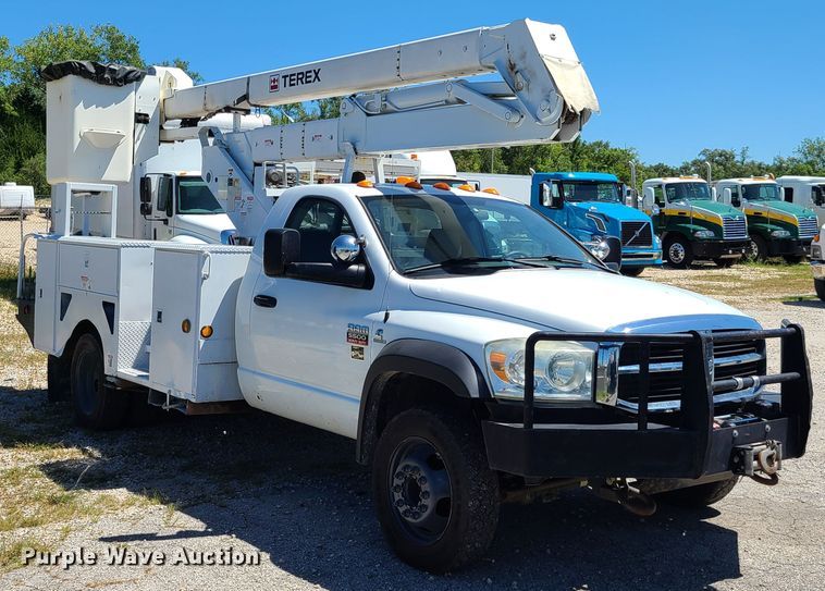 image for item EL9985 2010 Dodge Ram 5500  bucket truck