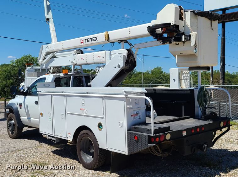 image for item EL9985 2010 Dodge Ram 5500  bucket truck