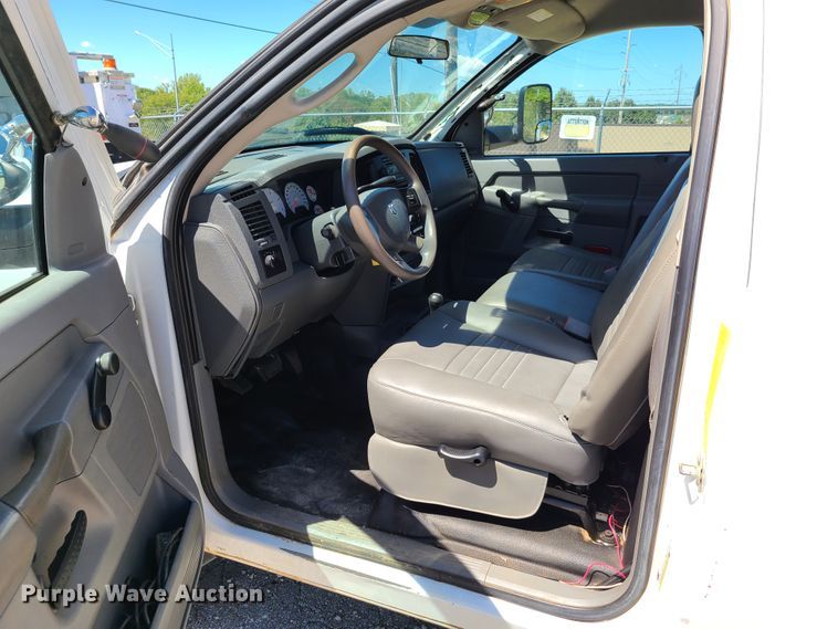 image for item EL9985 2010 Dodge Ram 5500  bucket truck