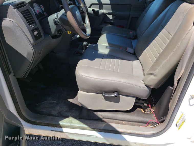 image for item EL9985 2010 Dodge Ram 5500  bucket truck