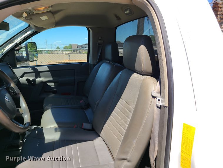 image for item EL9985 2010 Dodge Ram 5500  bucket truck