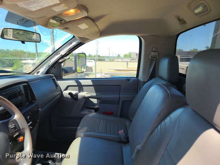 image for item EL9985 2010 Dodge Ram 5500  bucket truck