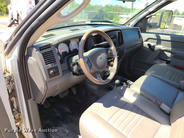 image for item EL9985 2010 Dodge Ram 5500  bucket truck