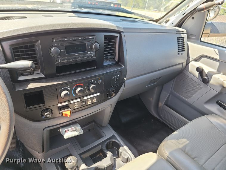 image for item EL9985 2010 Dodge Ram 5500  bucket truck