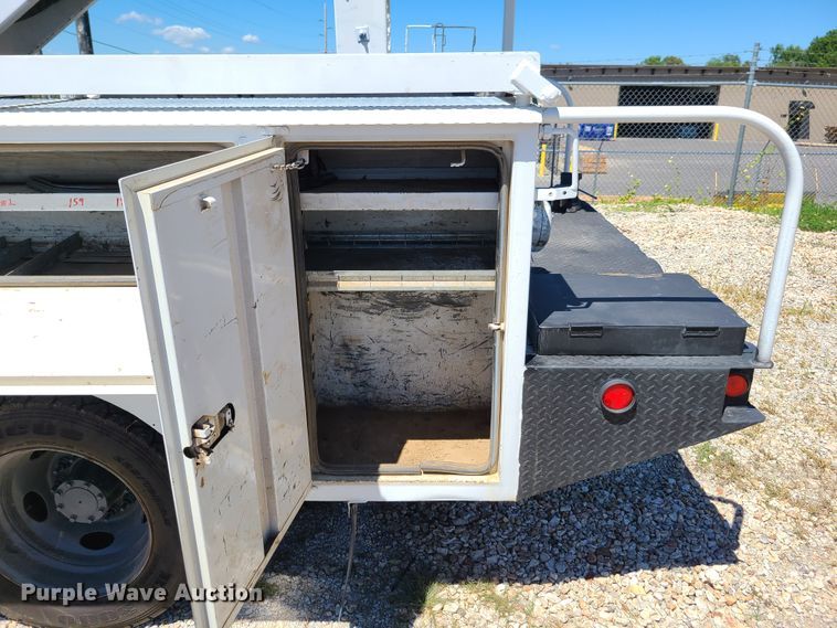 image for item EL9985 2010 Dodge Ram 5500  bucket truck