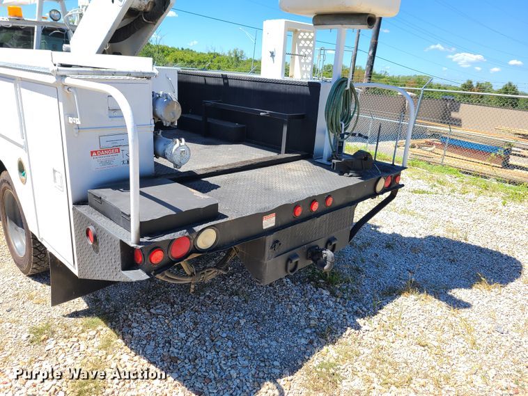 image for item EL9985 2010 Dodge Ram 5500  bucket truck