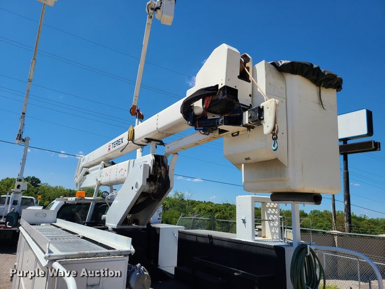 image for item EL9985 2010 Dodge Ram 5500  bucket truck