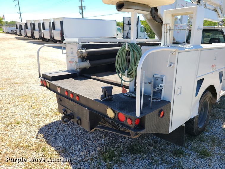 image for item EL9985 2010 Dodge Ram 5500  bucket truck