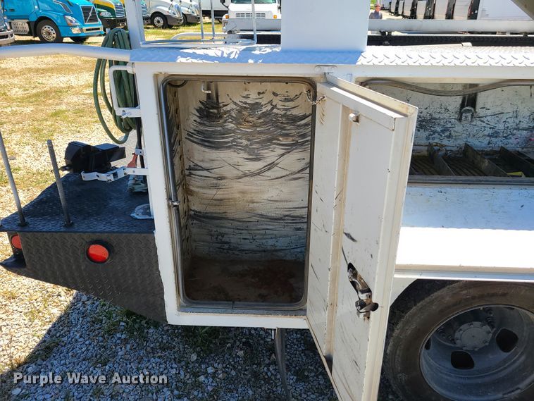 image for item EL9985 2010 Dodge Ram 5500  bucket truck