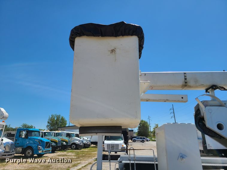 image for item EL9985 2010 Dodge Ram 5500  bucket truck