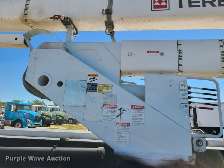 image for item EL9985 2010 Dodge Ram 5500  bucket truck