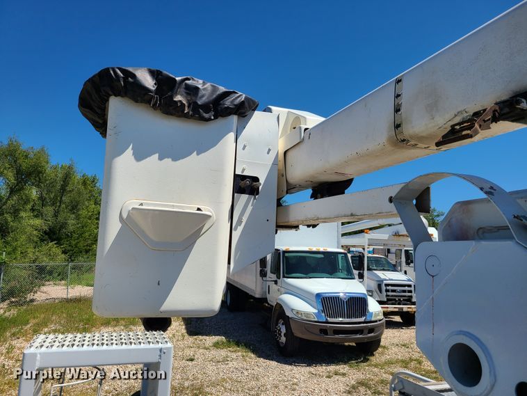 image for item EL9985 2010 Dodge Ram 5500  bucket truck