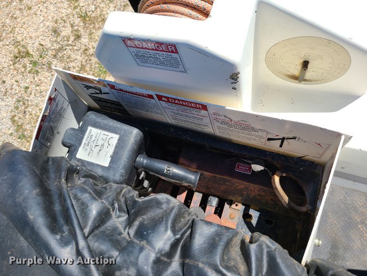 image for item EL9985 2010 Dodge Ram 5500  bucket truck