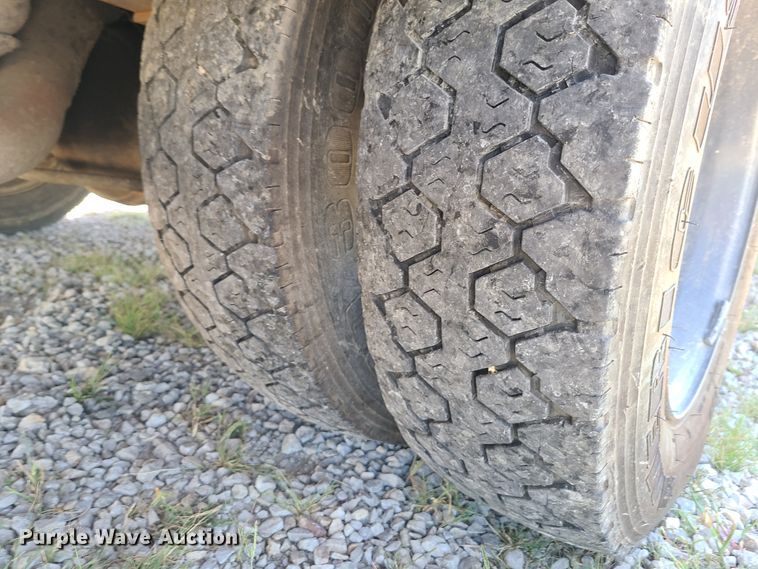 image for item EL9985 2010 Dodge Ram 5500  bucket truck