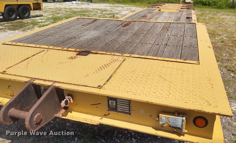 image for item EQ9401 1990 Trail King TK80RG-463 equipment trailer