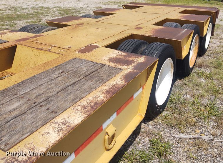 image for item EQ9401 1990 Trail King TK80RG-463 equipment trailer