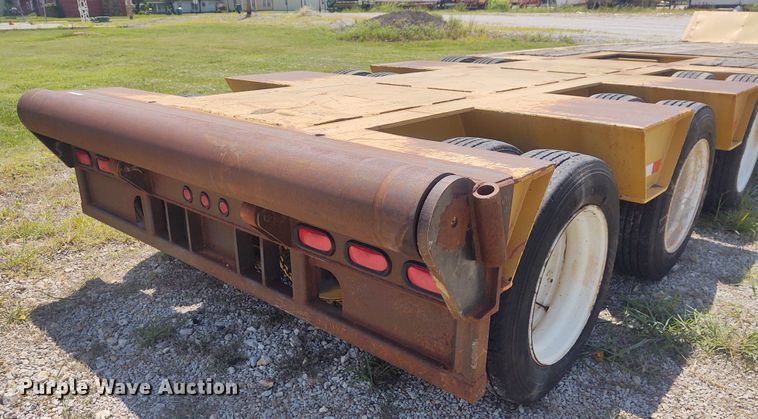 image for item EQ9401 1990 Trail King TK80RG-463 equipment trailer