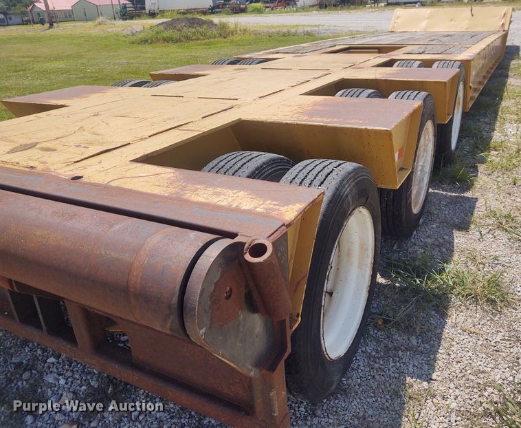 image for item EQ9401 1990 Trail King TK80RG-463 equipment trailer