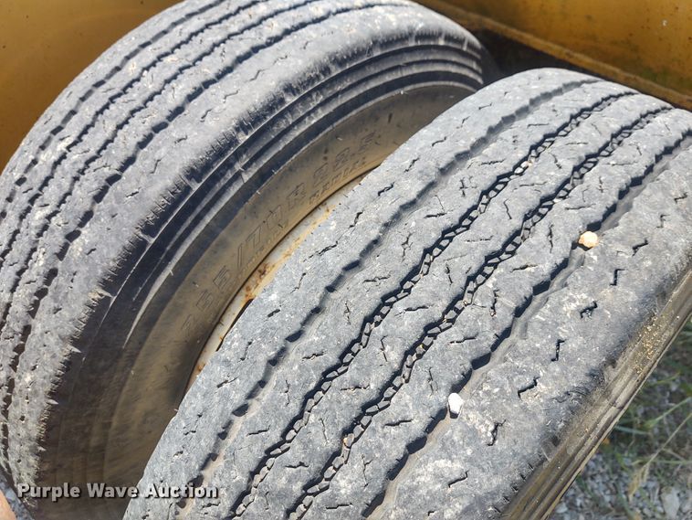 image for item EQ9401 1990 Trail King TK80RG-463 equipment trailer