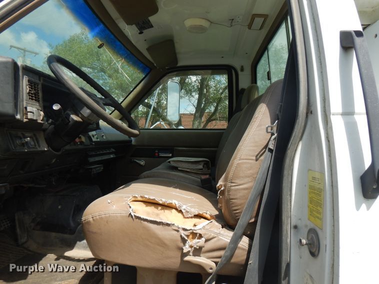 image for item FN9292 1997 GMC C8500  crane truck