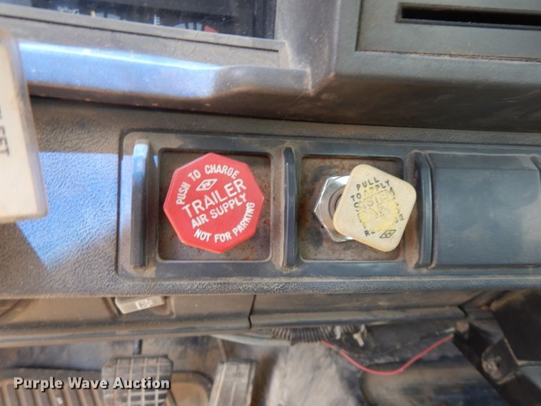 image for item FN9292 1997 GMC C8500  crane truck