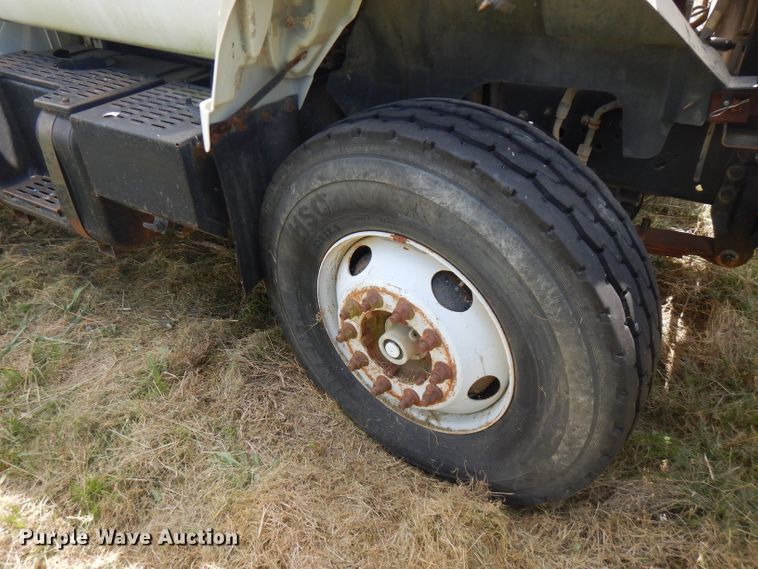 image for item FN9292 1997 GMC C8500  crane truck