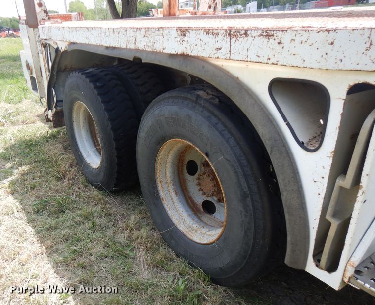 image for item FN9292 1997 GMC C8500  crane truck