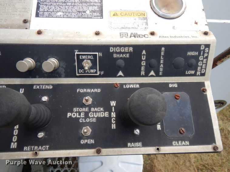 image for item FN9292 1997 GMC C8500  crane truck