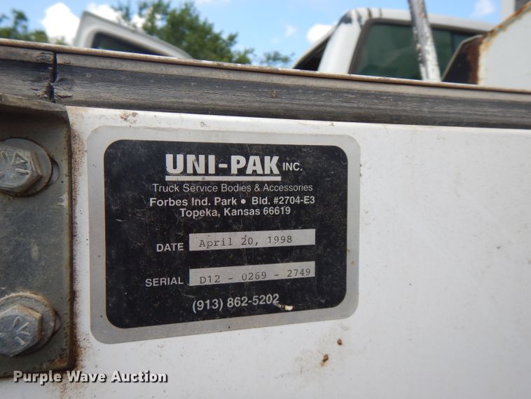 image for item FN9292 1997 GMC C8500  crane truck