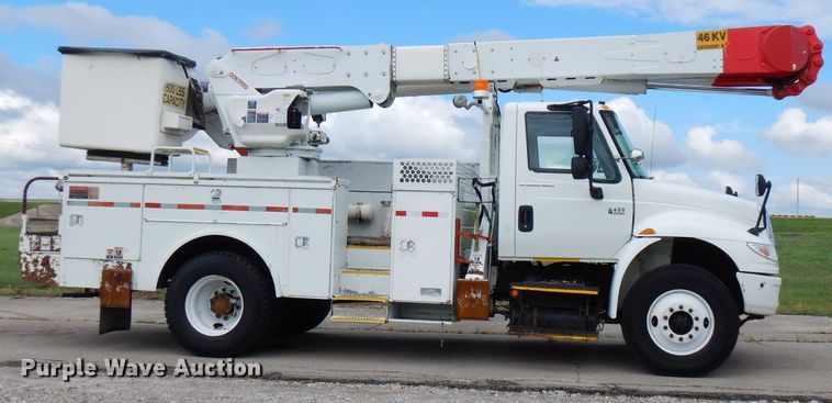 image for item FN9331 2005 International 4440  bucket truck
