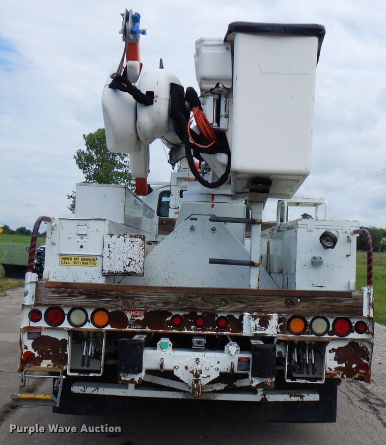 image for item FN9331 2005 International 4440  bucket truck