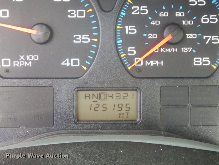 image for item FN9331 2005 International 4440  bucket truck