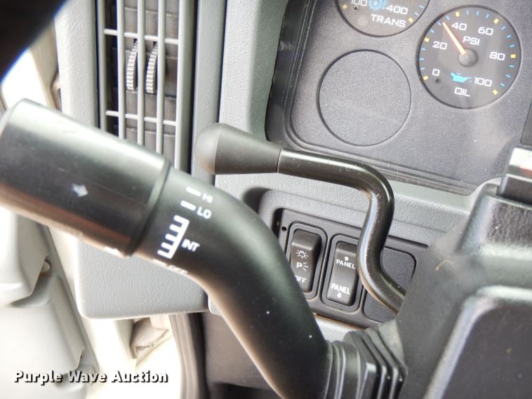 image for item FN9331 2005 International 4440  bucket truck