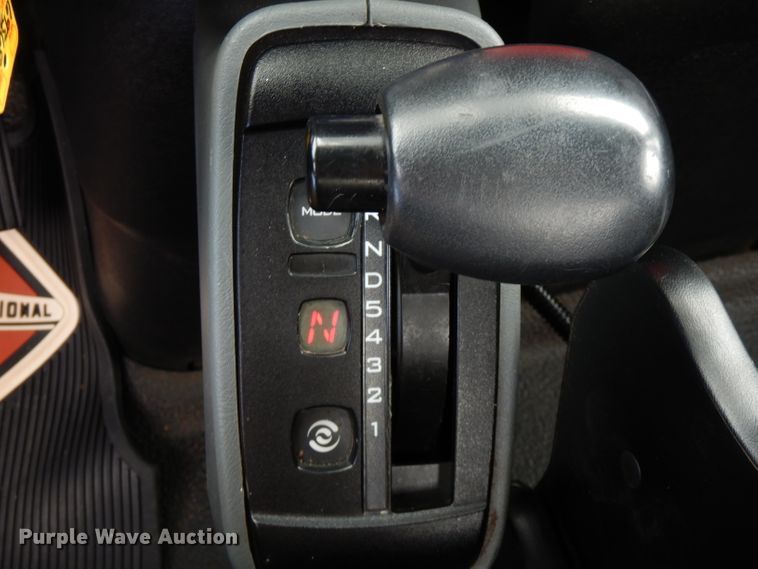 image for item FN9331 2005 International 4440  bucket truck