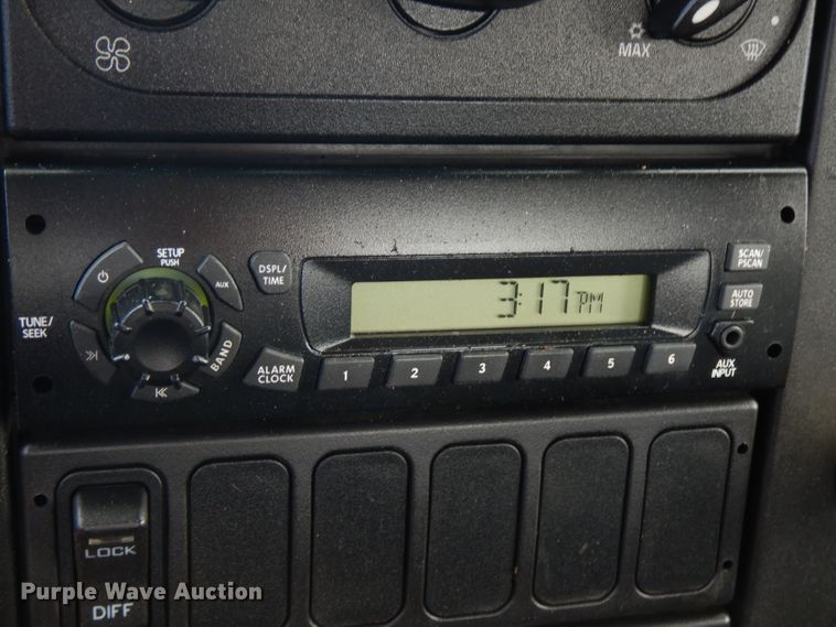 image for item FN9331 2005 International 4440  bucket truck