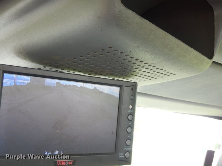 image for item FN9331 2005 International 4440  bucket truck