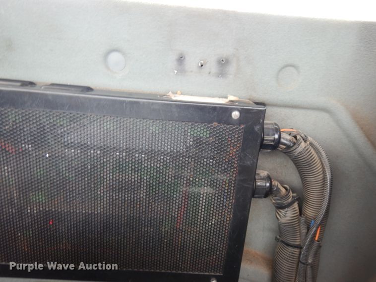 image for item FN9331 2005 International 4440  bucket truck