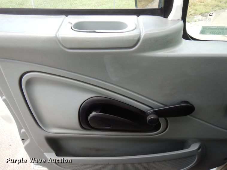 image for item FN9331 2005 International 4440  bucket truck