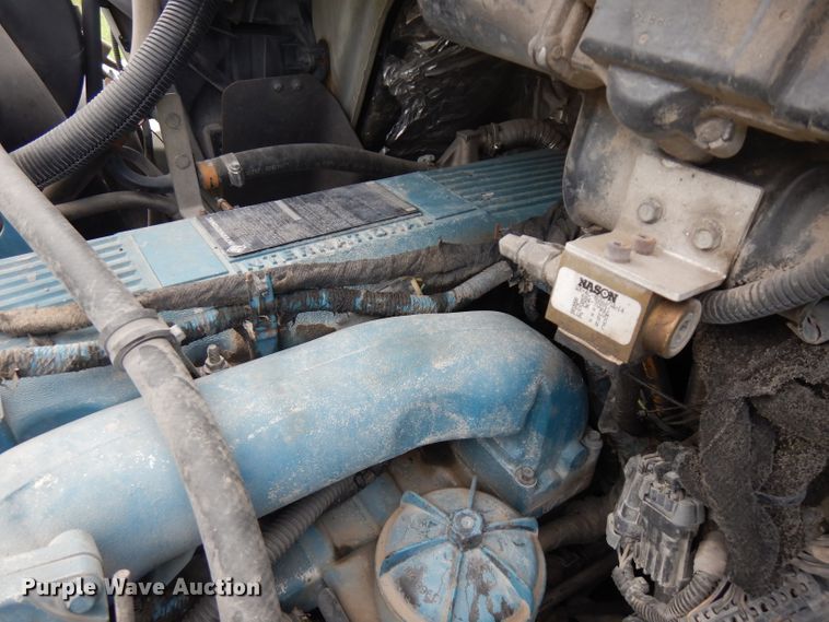 image for item FN9331 2005 International 4440  bucket truck