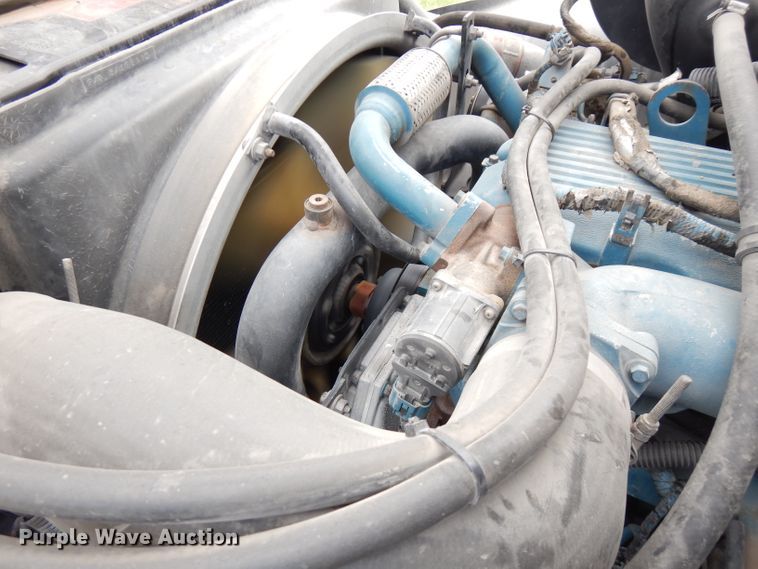 image for item FN9331 2005 International 4440  bucket truck