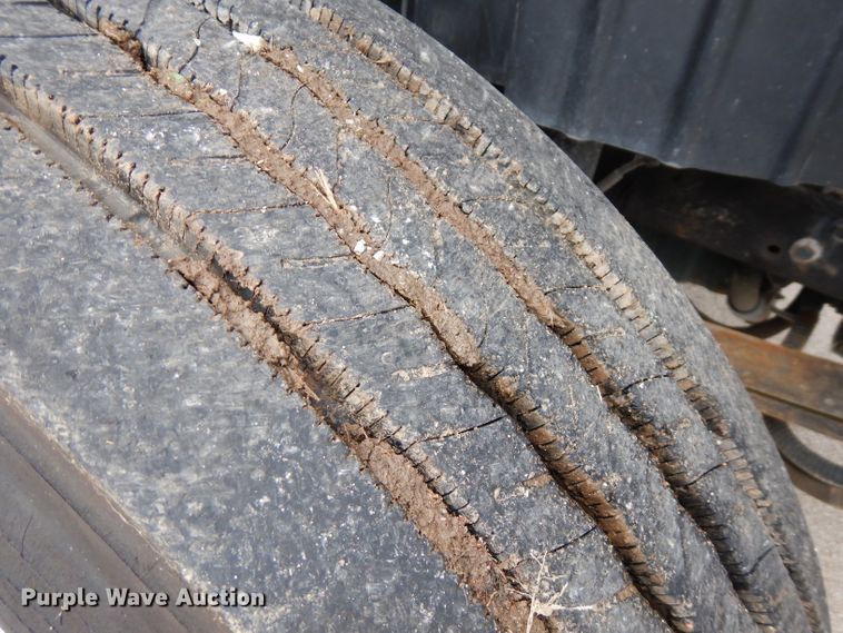 image for item FN9331 2005 International 4440  bucket truck