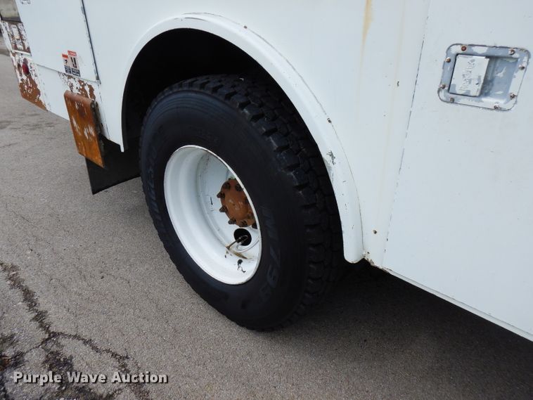 image for item FN9331 2005 International 4440  bucket truck