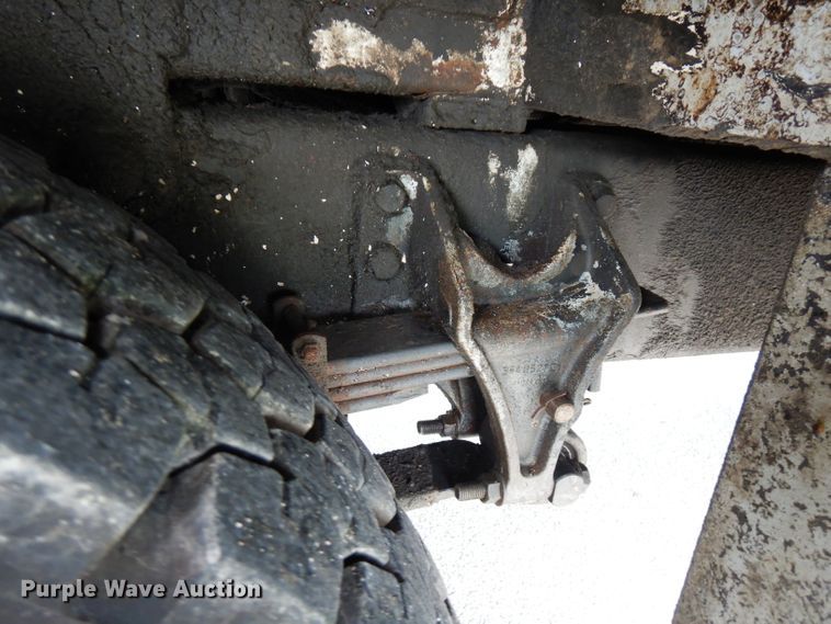 image for item FN9331 2005 International 4440  bucket truck