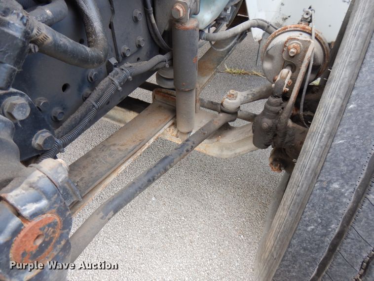 image for item FN9331 2005 International 4440  bucket truck